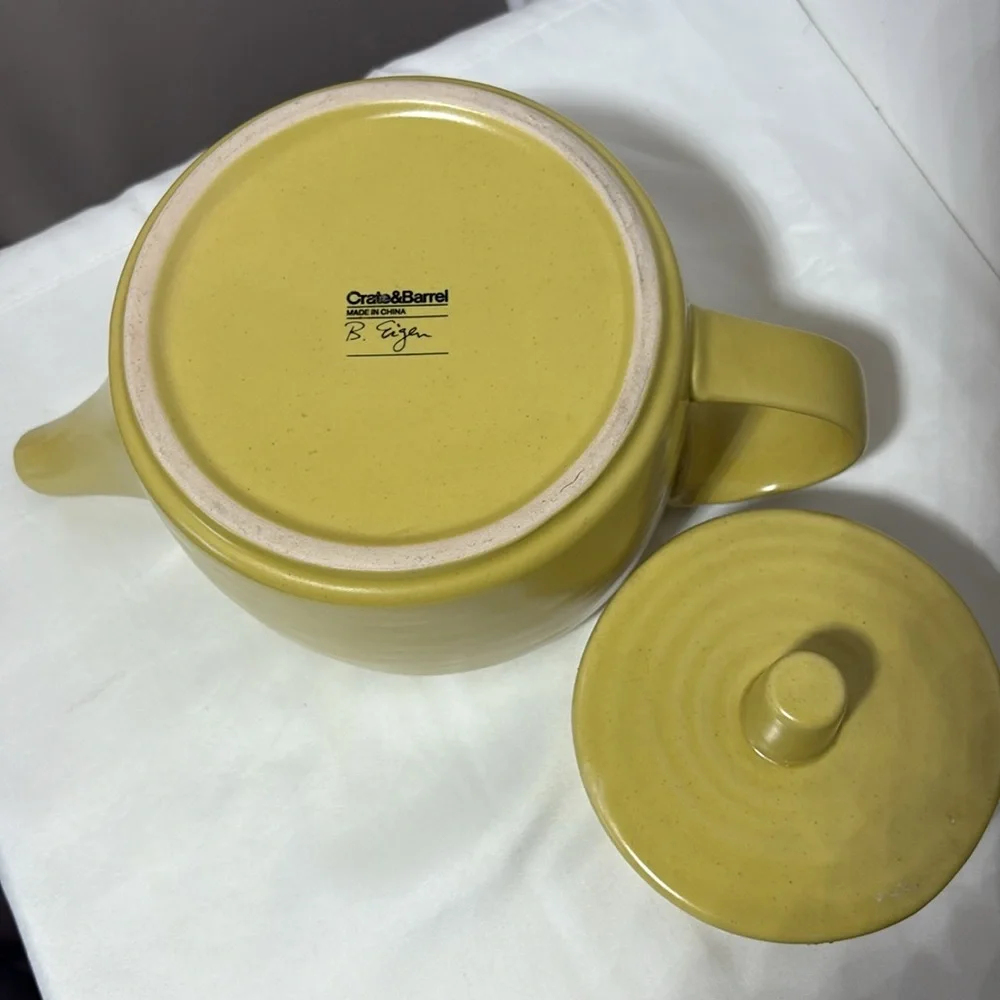 CRATE & BARREL B. Eigen Designed Tea Pot in Mustard Yellow